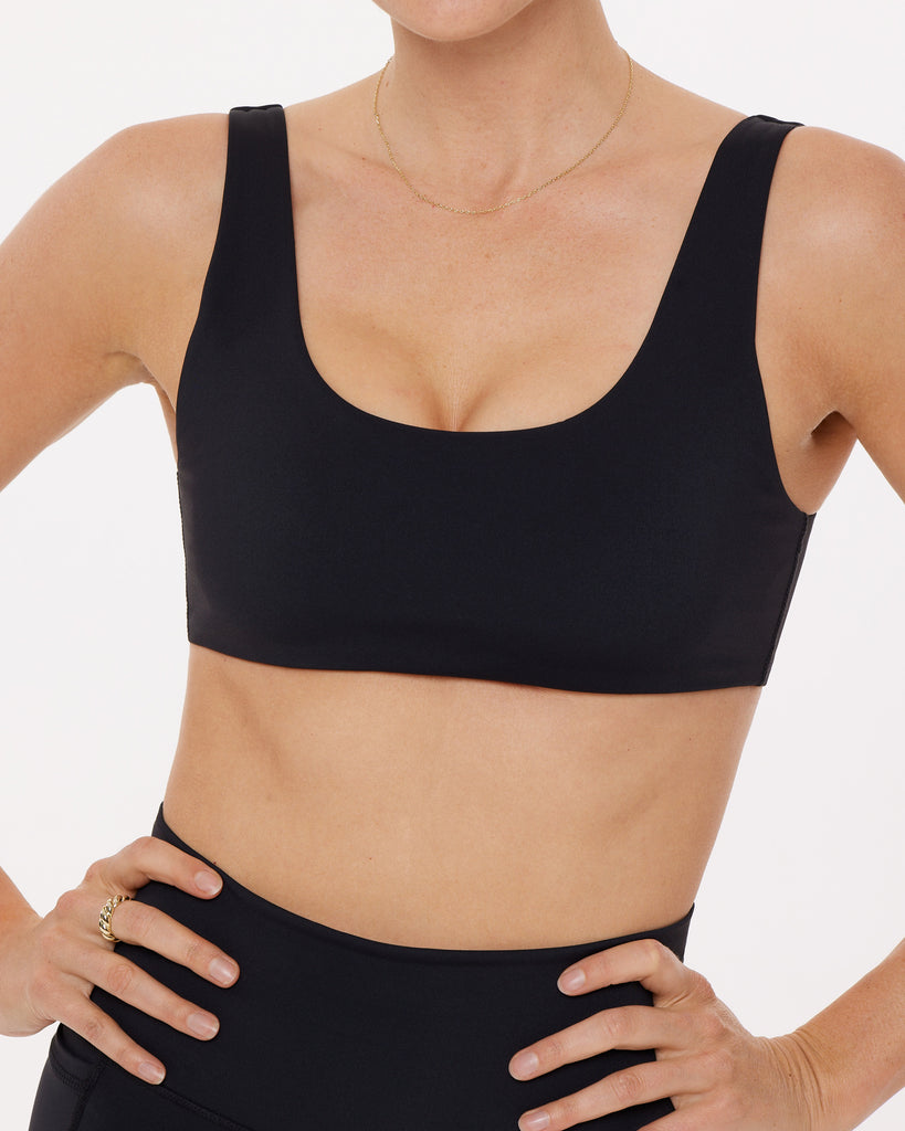 PAVOI ACTIVE Women's Supportive Medium Impact Moisture-Wicking Long Sleeve  Crop Top, Performance Crew Neckline Double Layer Gym Tank Bra for Women