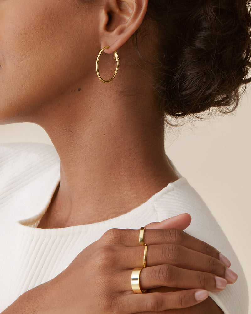 #Variant_Yellow Gold / 30 Millimeters