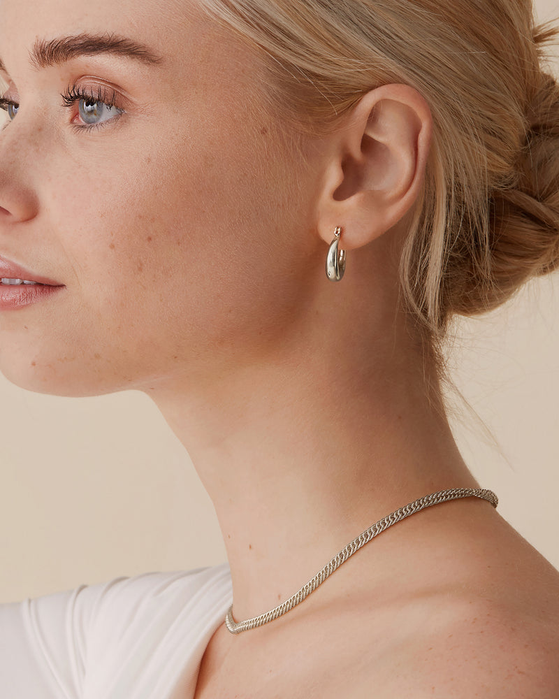 #Variant_White Gold / 17 Millimeters