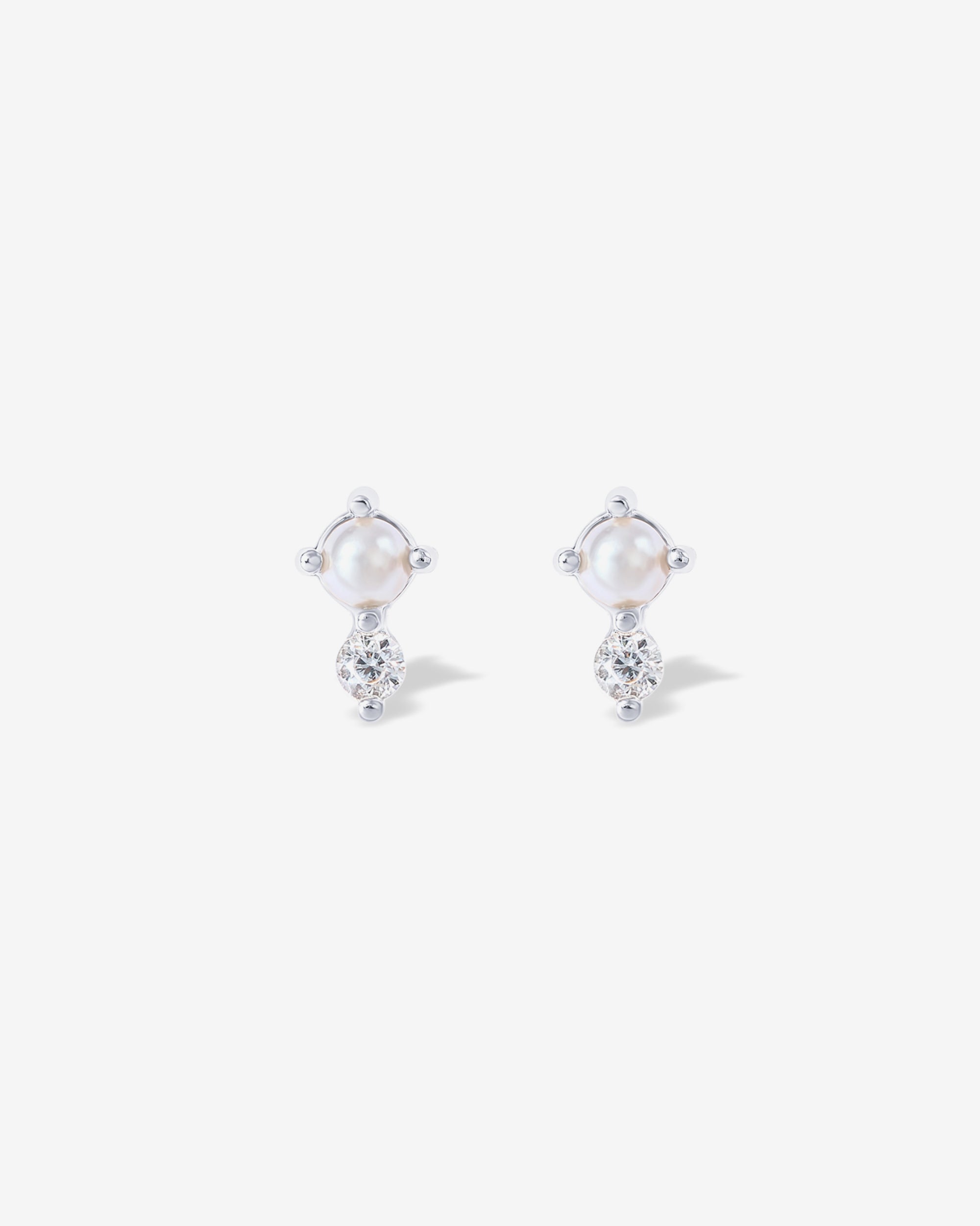 人気ブランド【PAVOI】Pearl Stud Flat Backピアス Pearl & Crystal Stud Screw Back Earrings – PAVOI