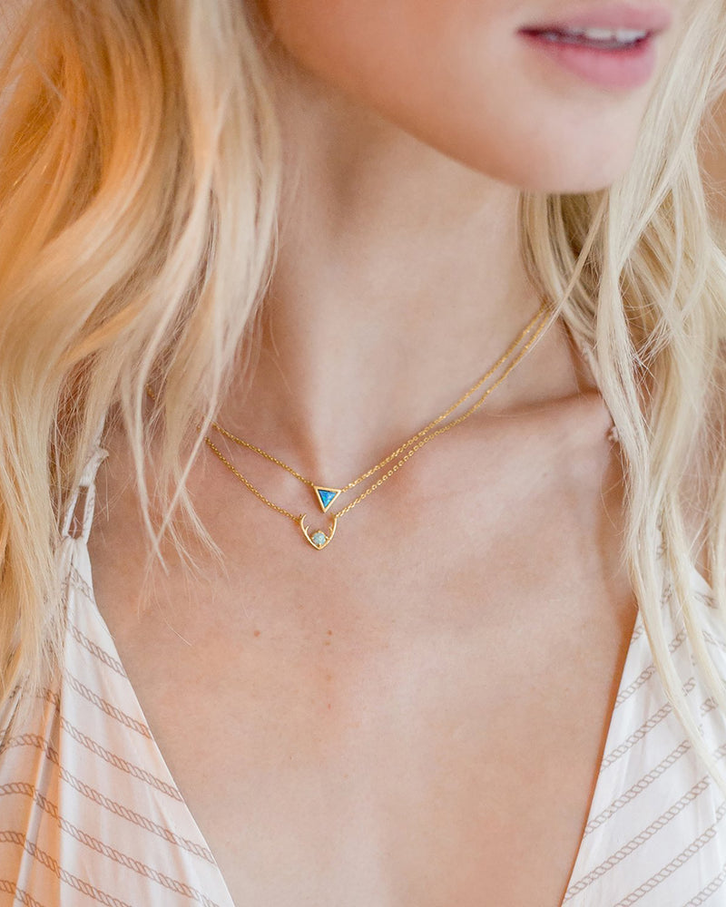 #Variant_Yellow Gold White Opal