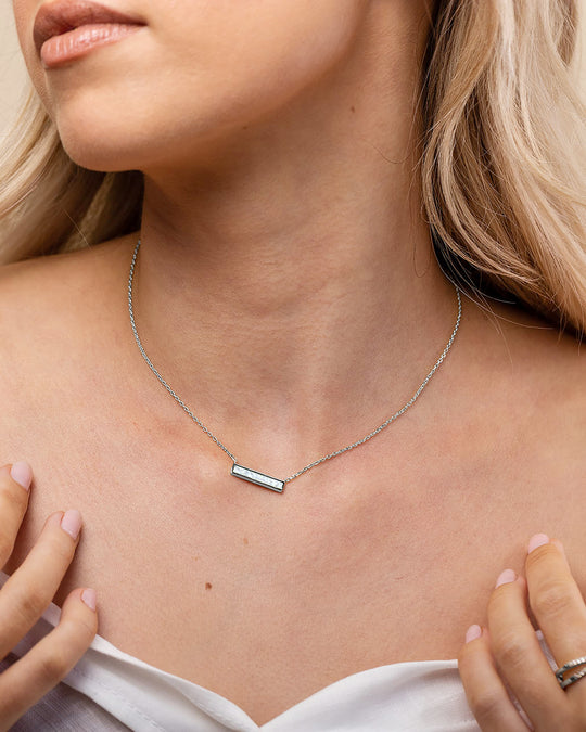 #Variant_White Gold White Opal