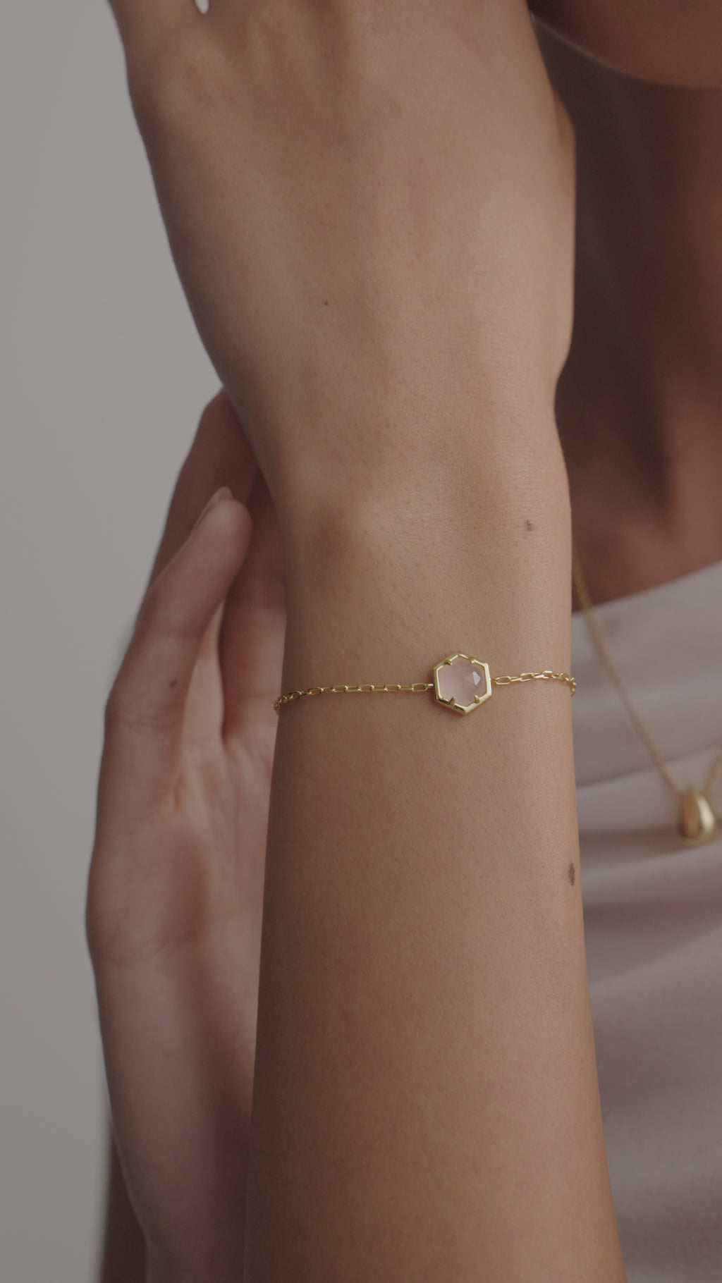 人気ブランド【PAVOI】Hexagon Gemstoneブレスレット Gemstone Hexagon Bracelet – PAVOI