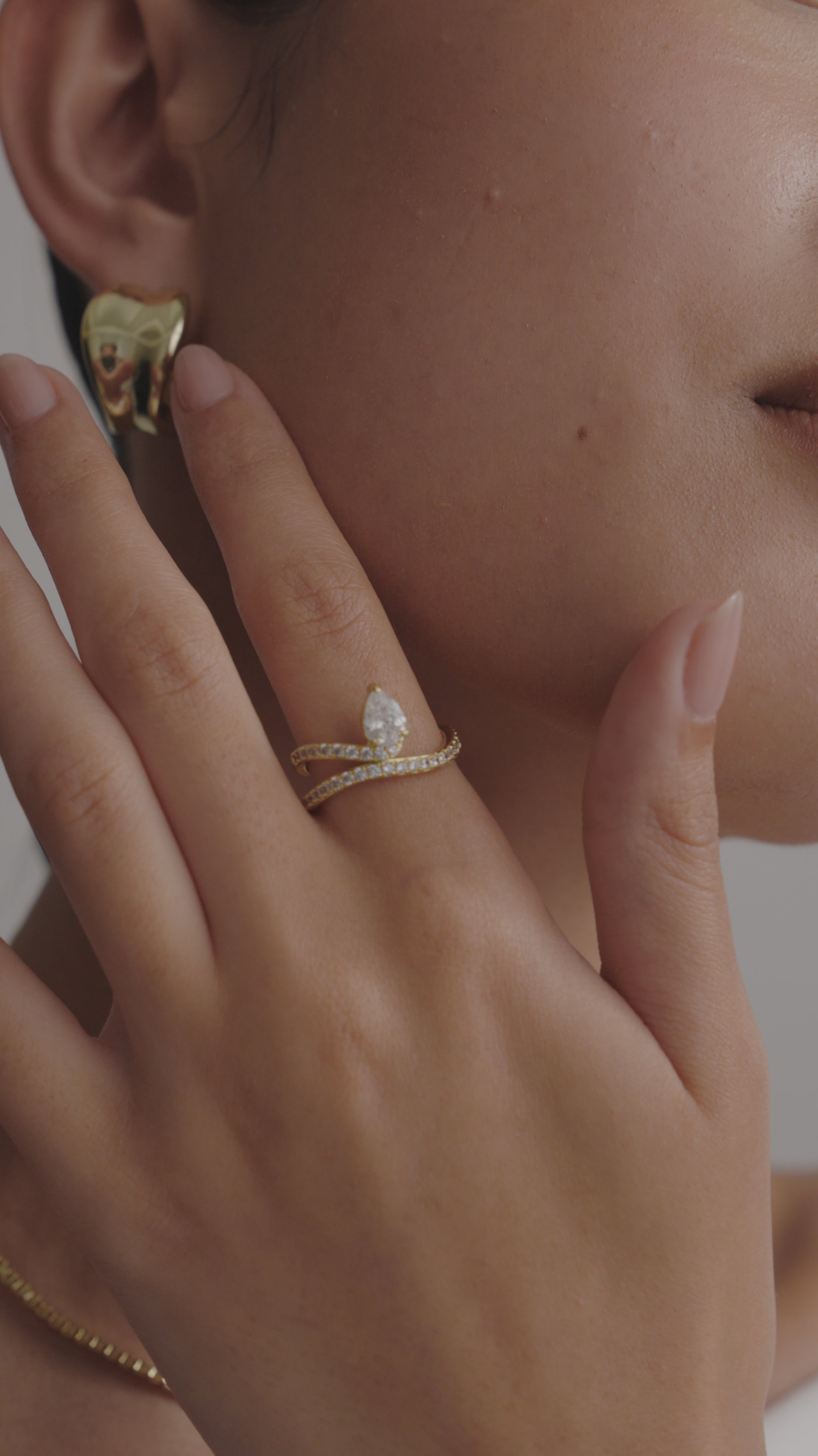 人気ブランド【PAVOI】CZ Pear Wavyリング Charming Pear Cubic Zirconia Wavy Ring – PAVOI