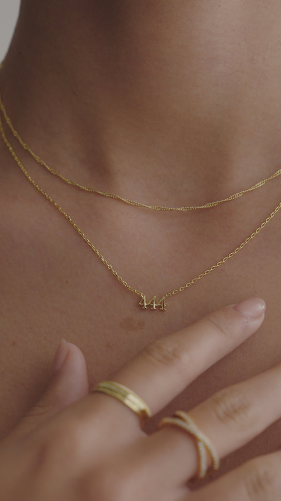 #Variant_Yellow Gold/111