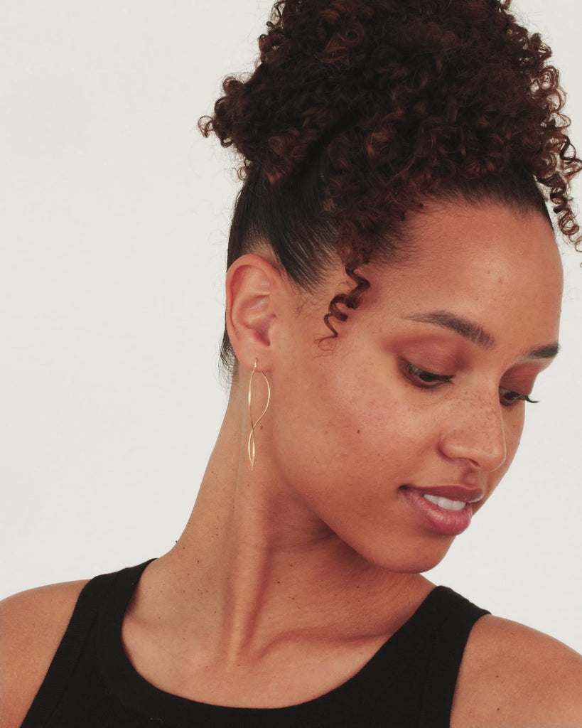 Twist Wavy Threader  Earrings 