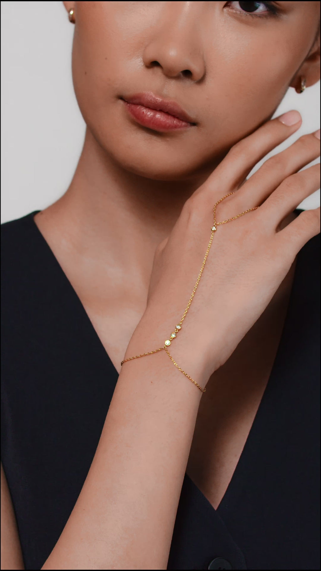 人気ブランド【PAVOI】Beads Hand Chainブレスレット Beaded Hand Chain – PAVOI