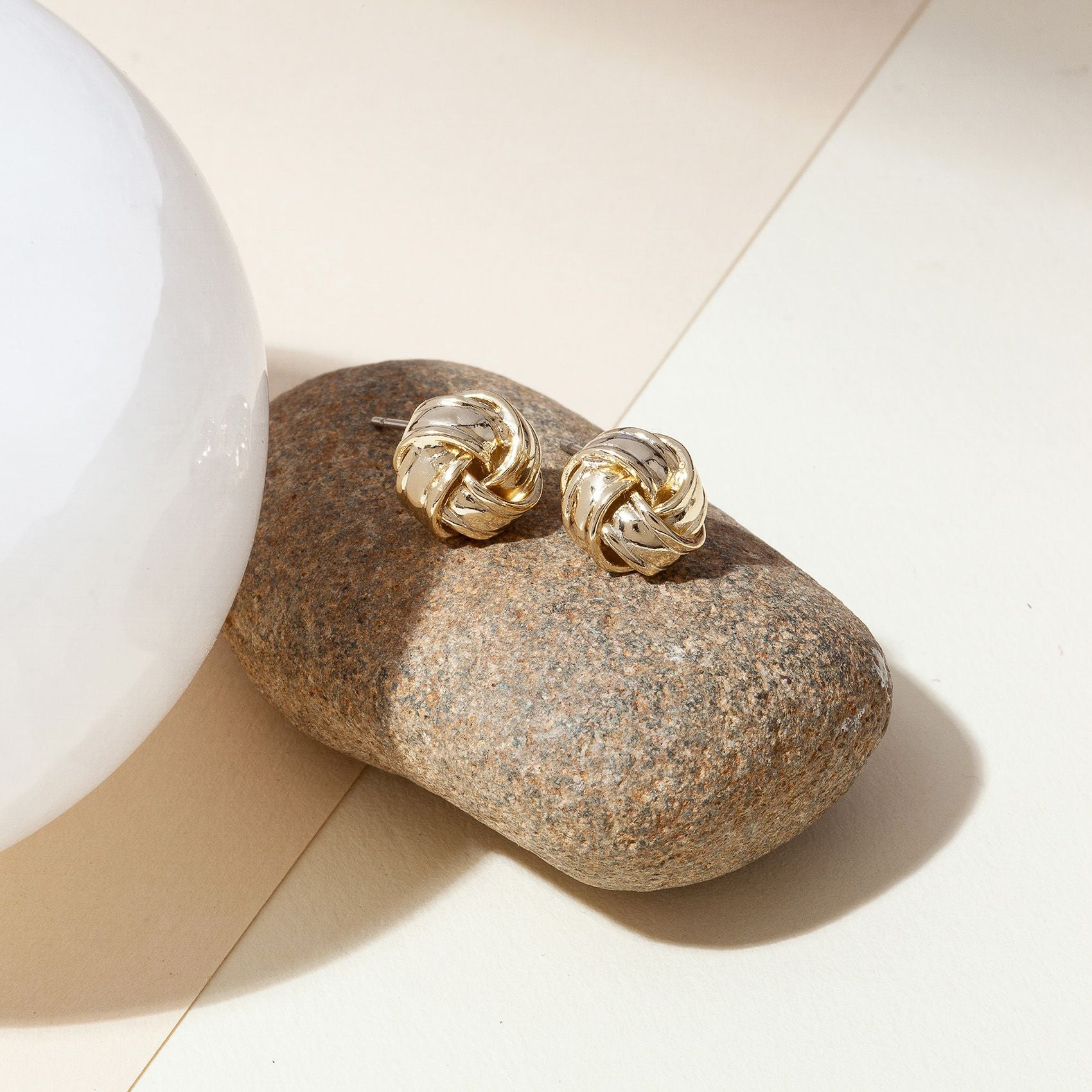 Love Knot Studs – PAVOI