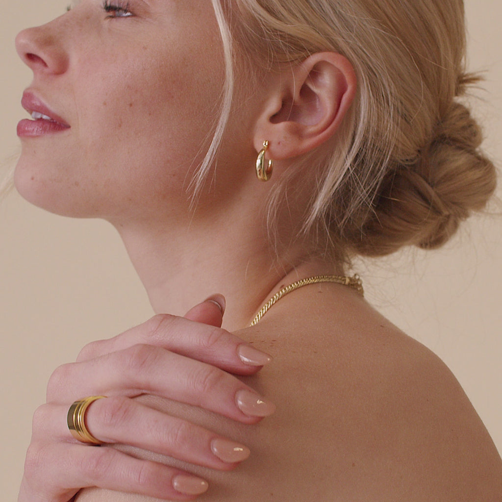 #Variant_Yellow Gold / 17 Millimeters